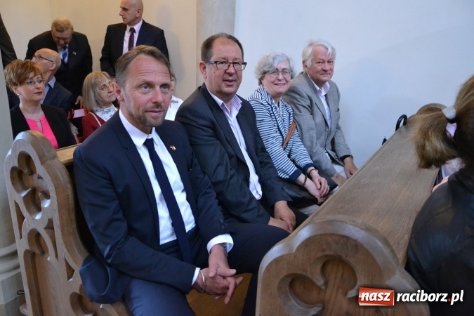 Zdjęcie w galerii na portalu naszraciborz.pl: Uroczysta Msza św. w kaplicy św. Tomasza Kantuaryjskiego rozpoczęła zjazd raciborzan  wiadomości z regionu