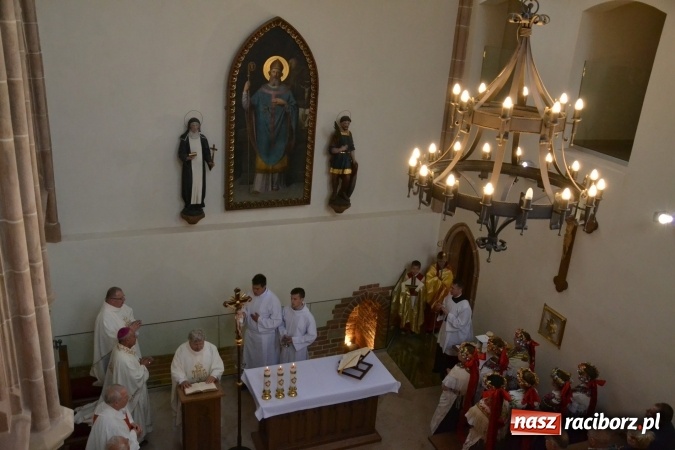 Zdjęcie w galerii na portalu naszraciborz.pl: Uroczysta Msza św. w kaplicy św. Tomasza Kantuaryjskiego rozpoczęła zjazd raciborzan  wiadomości z regionu