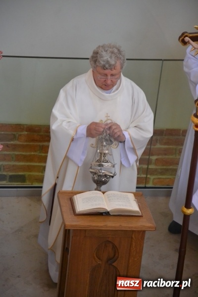 Zdjęcie w galerii na portalu naszraciborz.pl: Uroczysta Msza św. w kaplicy św. Tomasza Kantuaryjskiego rozpoczęła zjazd raciborzan  wiadomości z regionu