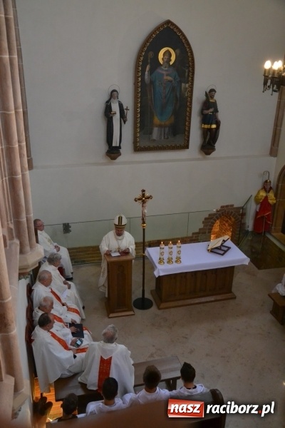 Zdjęcie w galerii na portalu naszraciborz.pl: Uroczysta Msza św. w kaplicy św. Tomasza Kantuaryjskiego rozpoczęła zjazd raciborzan  wiadomości z regionu