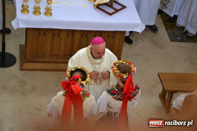 Zdjęcie w galerii na portalu naszraciborz.pl: Uroczysta Msza św. w kaplicy św. Tomasza Kantuaryjskiego rozpoczęła zjazd raciborzan  wiadomości z regionu