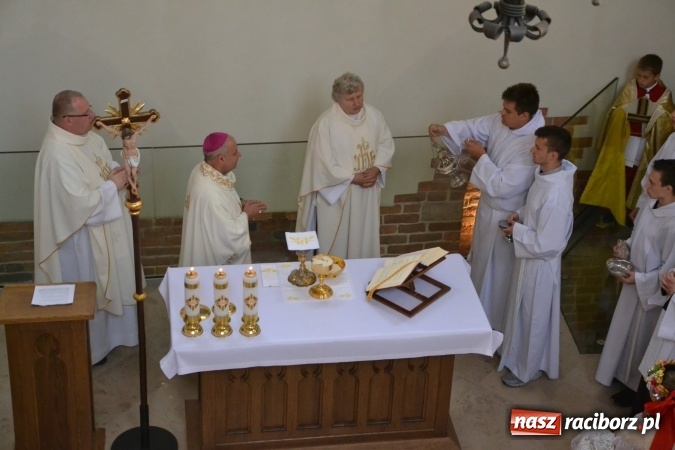Zdjęcie w galerii na portalu naszraciborz.pl: Uroczysta Msza św. w kaplicy św. Tomasza Kantuaryjskiego rozpoczęła zjazd raciborzan  wiadomości z regionu