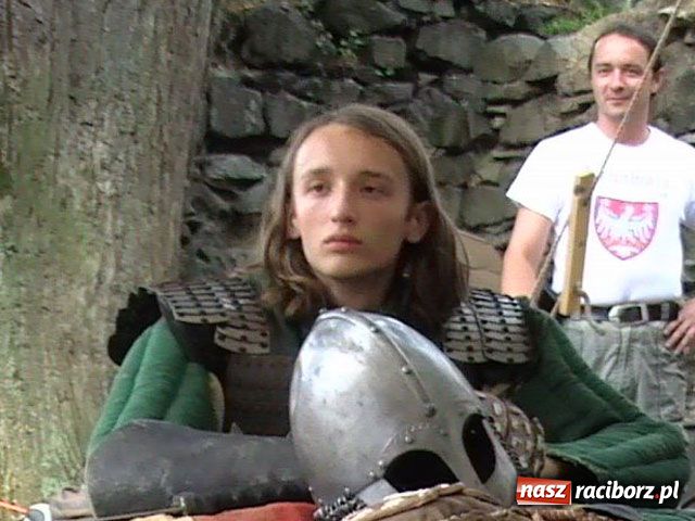 Zdjęcie w galerii na portalu naszraciborz.pl: Rycerstwo wyrzeźbiło antropologa wiadomości z regionu