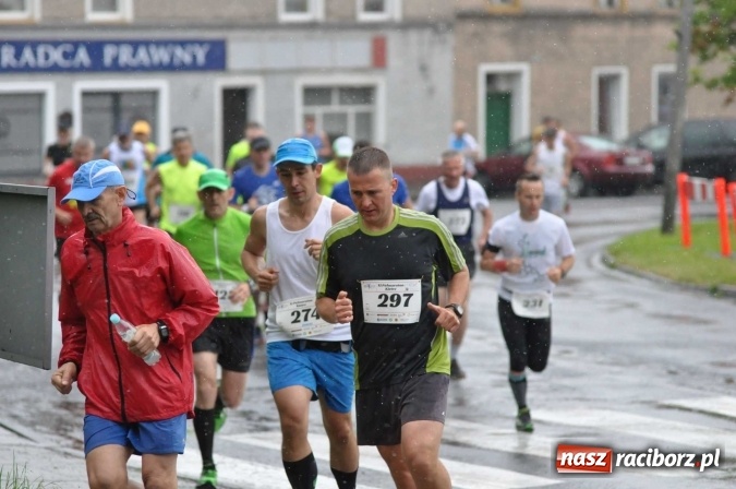 Zdjęcie w galerii na portalu naszraciborz.pl: Deszczowy XI Półmaraton w Kietrzu wiadomości z regionu