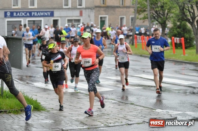 Zdjęcie w galerii na portalu naszraciborz.pl: Deszczowy XI Półmaraton w Kietrzu wiadomości z regionu