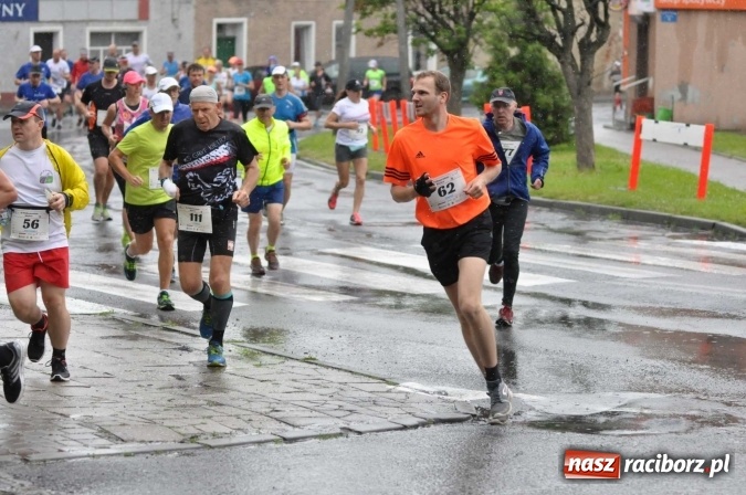 Zdjęcie w galerii na portalu naszraciborz.pl: Deszczowy XI Półmaraton w Kietrzu wiadomości z regionu