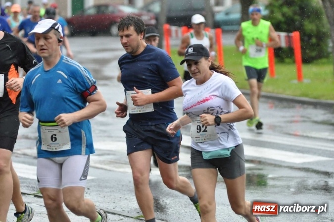 Zdjęcie w galerii na portalu naszraciborz.pl: Deszczowy XI Półmaraton w Kietrzu wiadomości z regionu