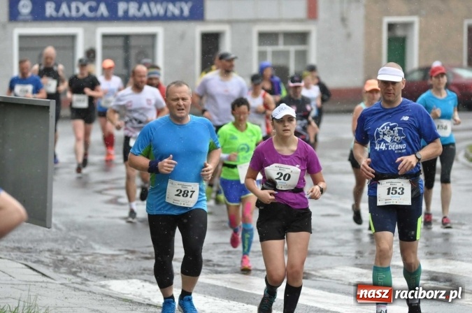 Zdjęcie w galerii na portalu naszraciborz.pl: Deszczowy XI Półmaraton w Kietrzu wiadomości z regionu
