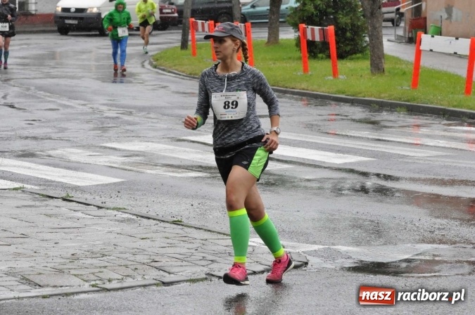 Zdjęcie w galerii na portalu naszraciborz.pl: Deszczowy XI Półmaraton w Kietrzu wiadomości z regionu