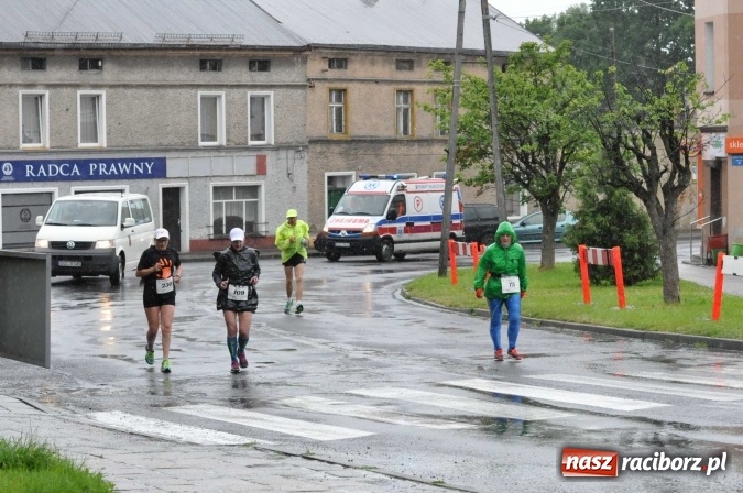 Zdjęcie w galerii na portalu naszraciborz.pl: Deszczowy XI Półmaraton w Kietrzu wiadomości z regionu