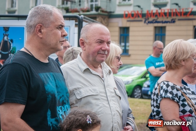 Zdjęcie w galerii na portalu naszraciborz.pl: Weronika przecięła wstęgę na Halince. Parowóz oficjalnie w nowym miejscu wiadomości z regionu