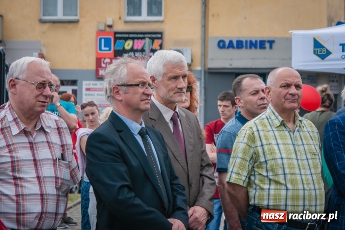 Zdjęcie w galerii na portalu naszraciborz.pl: Weronika przecięła wstęgę na Halince. Parowóz oficjalnie w nowym miejscu wiadomości z regionu