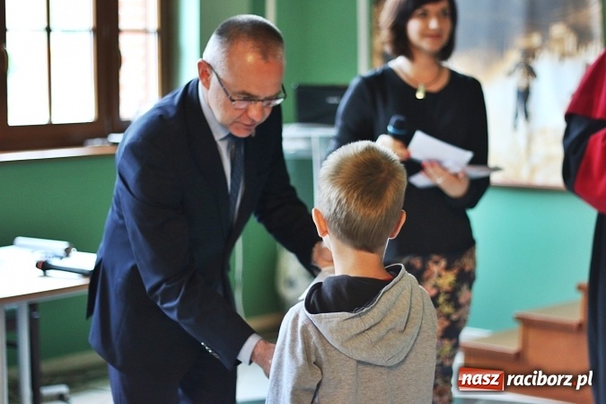 Zdjęcie w galerii na portalu naszraciborz.pl: Uniwersytet Dziecięcy w Raciborzu zakończył rok akademicki  wiadomości z regionu