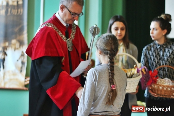 Zdjęcie w galerii na portalu naszraciborz.pl: Uniwersytet Dziecięcy w Raciborzu zakończył rok akademicki  wiadomości z regionu