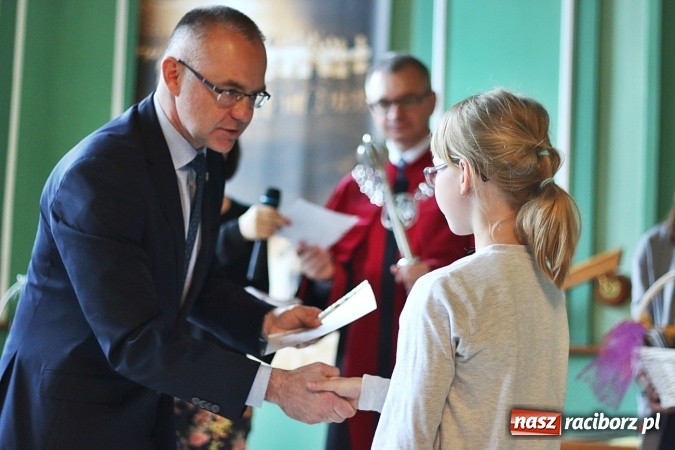 Zdjęcie w galerii na portalu naszraciborz.pl: Uniwersytet Dziecięcy w Raciborzu zakończył rok akademicki  wiadomości z regionu