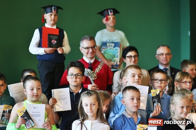 Zdjęcie w galerii na portalu naszraciborz.pl: Uniwersytet Dziecięcy w Raciborzu zakończył rok akademicki  wiadomości z regionu