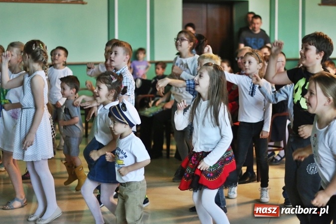 Zdjęcie w galerii na portalu naszraciborz.pl: Uniwersytet Dziecięcy w Raciborzu zakończył rok akademicki  wiadomości z regionu