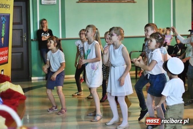 Zdjęcie w galerii na portalu naszraciborz.pl: Uniwersytet Dziecięcy w Raciborzu zakończył rok akademicki  wiadomości z regionu