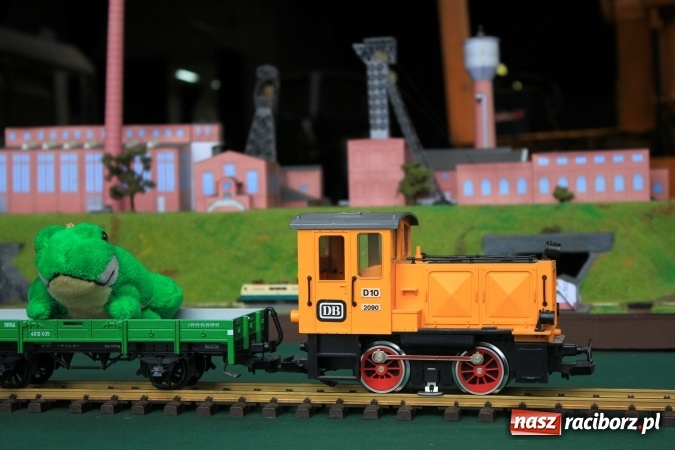 Zdjęcie w galerii na portalu naszraciborz.pl: Parada taboru kolejowego w Rudach z okazji Święta Szlaku Zabytków Techniki wiadomości z regionu