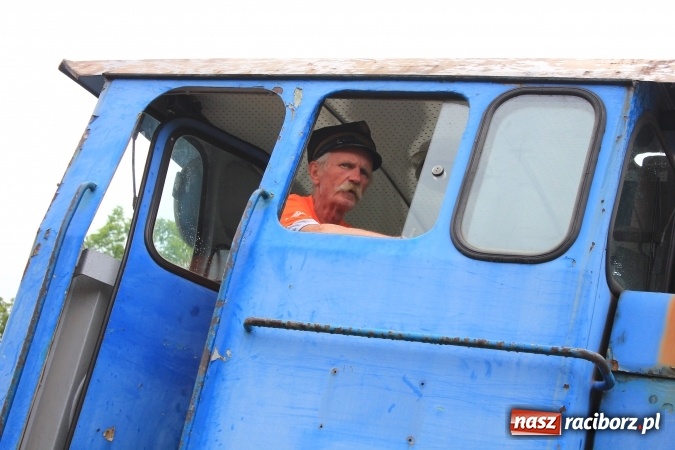 Zdjęcie w galerii na portalu naszraciborz.pl: Parada taboru kolejowego w Rudach z okazji Święta Szlaku Zabytków Techniki wiadomości z regionu