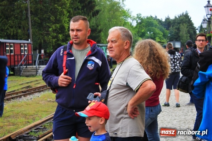 Zdjęcie w galerii na portalu naszraciborz.pl: Parada taboru kolejowego w Rudach z okazji Święta Szlaku Zabytków Techniki wiadomości z regionu