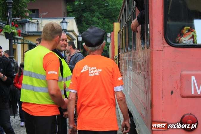 Zdjęcie w galerii na portalu naszraciborz.pl: Parada taboru kolejowego w Rudach z okazji Święta Szlaku Zabytków Techniki wiadomości z regionu