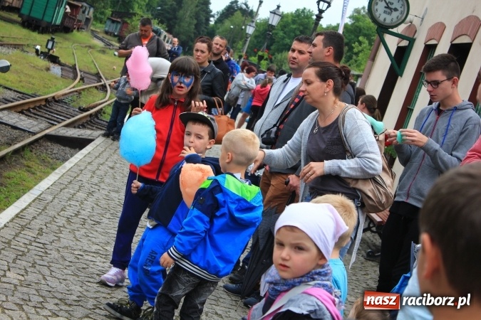 Zdjęcie w galerii na portalu naszraciborz.pl: Parada taboru kolejowego w Rudach z okazji Święta Szlaku Zabytków Techniki wiadomości z regionu