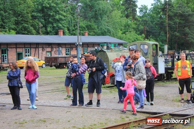 Zdjęcie w galerii na portalu naszraciborz.pl: Parada taboru kolejowego w Rudach z okazji Święta Szlaku Zabytków Techniki wiadomości z regionu