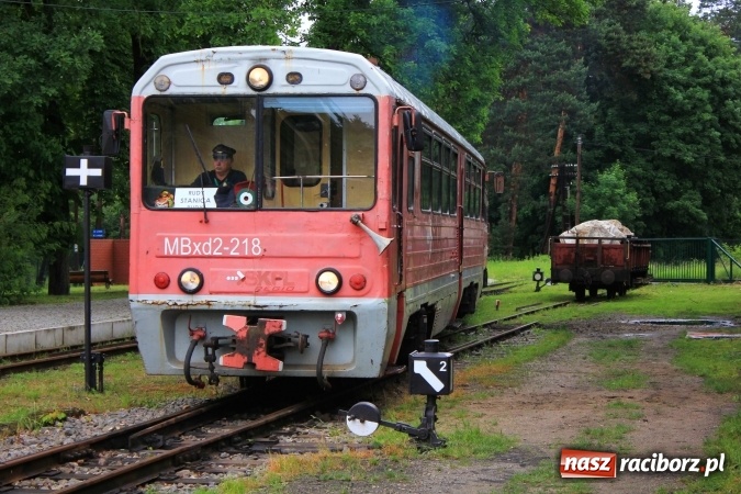 Zdjęcie w galerii na portalu naszraciborz.pl: Parada taboru kolejowego w Rudach z okazji Święta Szlaku Zabytków Techniki wiadomości z regionu