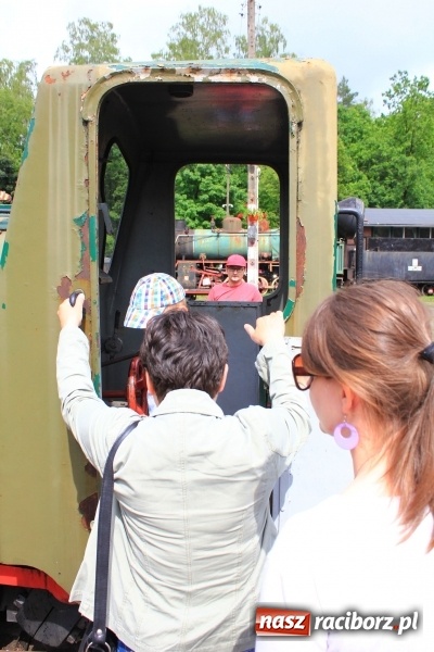 Zdjęcie w galerii na portalu naszraciborz.pl: Parada taboru kolejowego w Rudach z okazji Święta Szlaku Zabytków Techniki wiadomości z regionu