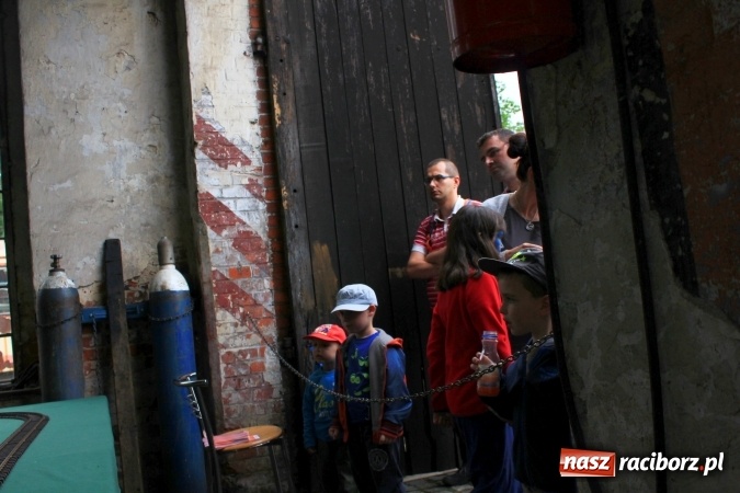 Zdjęcie w galerii na portalu naszraciborz.pl: Parada taboru kolejowego w Rudach z okazji Święta Szlaku Zabytków Techniki wiadomości z regionu