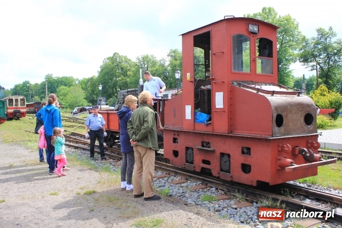 Zdjęcie w galerii na portalu naszraciborz.pl: Parada taboru kolejowego w Rudach z okazji Święta Szlaku Zabytków Techniki wiadomości z regionu