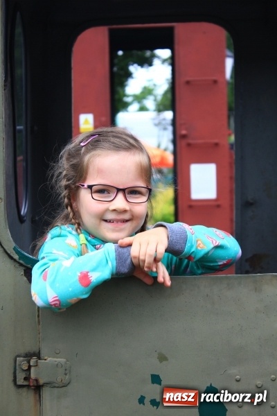 Zdjęcie w galerii na portalu naszraciborz.pl: Parada taboru kolejowego w Rudach z okazji Święta Szlaku Zabytków Techniki wiadomości z regionu