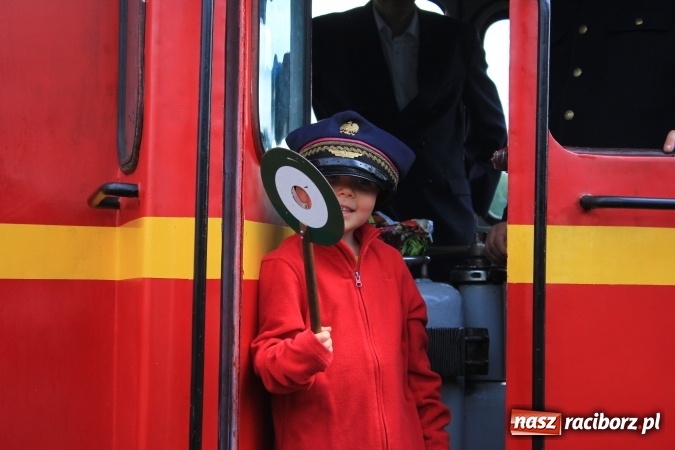 Zdjęcie w galerii na portalu naszraciborz.pl: Parada taboru kolejowego w Rudach z okazji Święta Szlaku Zabytków Techniki wiadomości z regionu