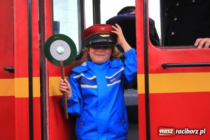 Zdjęcie w galerii na portalu naszraciborz.pl: Parada taboru kolejowego w Rudach z okazji Święta Szlaku Zabytków Techniki wiadomości z regionu