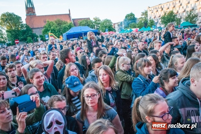 Zdjęcie w galerii na portalu naszraciborz.pl: Koncert Afromental na Dni Raciborza 2017 wiadomości z regionu