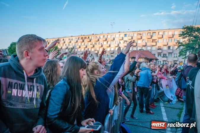 Zdjęcie w galerii na portalu naszraciborz.pl: Koncert Afromental na Dni Raciborza 2017 wiadomości z regionu