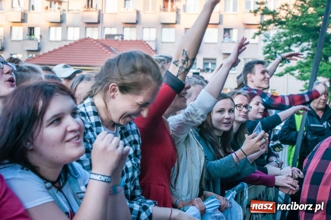 Zdjęcie w galerii na portalu naszraciborz.pl: Koncert Afromental na Dni Raciborza 2017 wiadomości z regionu