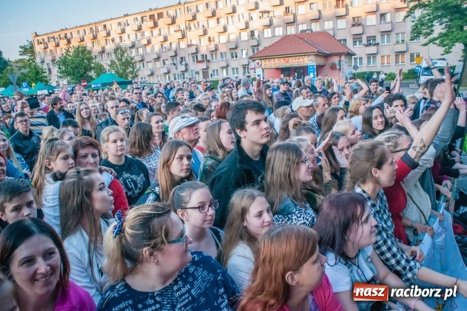 Zdjęcie w galerii na portalu naszraciborz.pl: Koncert Afromental na Dni Raciborza 2017 wiadomości z regionu