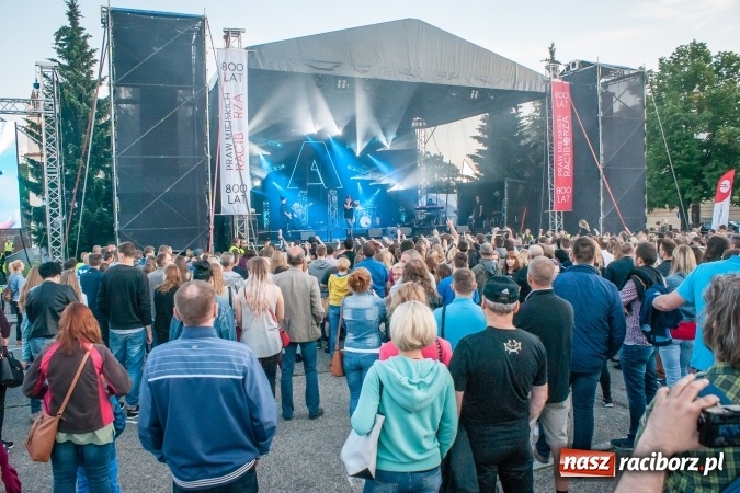 Zdjęcie w galerii na portalu naszraciborz.pl: Koncert Afromental na Dni Raciborza 2017 wiadomości z regionu