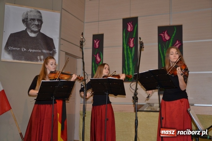 Zdjęcie w galerii na portalu naszraciborz.pl: Tworków. Wspomnienie 200. rocznicy urodzin ks. dra Augustyna Weltzla wiadomości z regionu