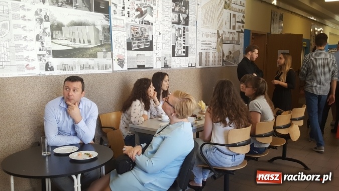 Zdjęcie w galerii na portalu naszraciborz.pl: Studenci architektury z Raciborza kolejny raz w międzynarodowym gronie wiadomości z regionu