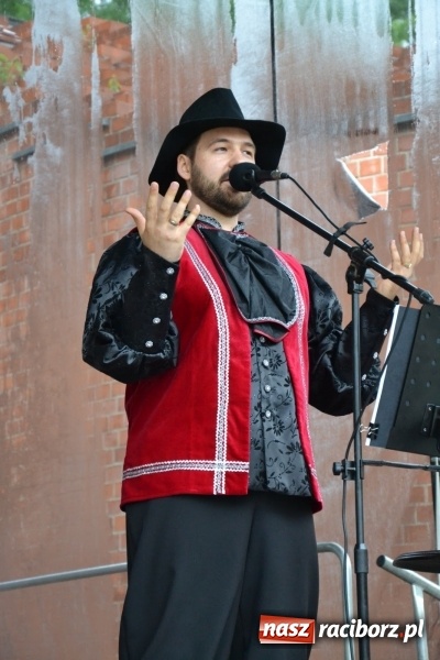 Zdjęcie w galerii na portalu naszraciborz.pl: Zjazd raciborzan na Zamku Piastowskim  wiadomości z regionu