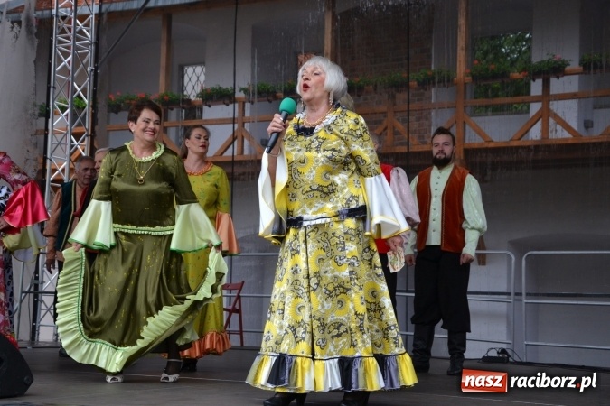 Zdjęcie w galerii na portalu naszraciborz.pl: Zjazd raciborzan na Zamku Piastowskim  wiadomości z regionu