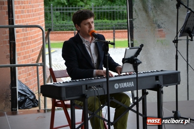 Zdjęcie w galerii na portalu naszraciborz.pl: Zjazd raciborzan na Zamku Piastowskim  wiadomości z regionu