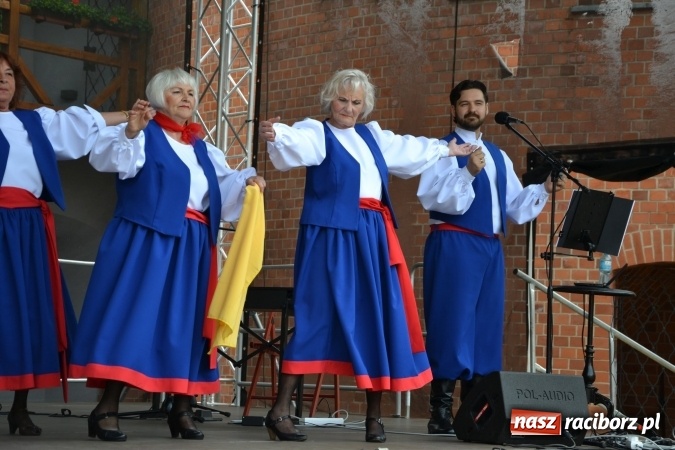 Zdjęcie w galerii na portalu naszraciborz.pl: Zjazd raciborzan na Zamku Piastowskim  wiadomości z regionu