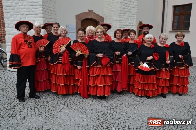 Zdjęcie w galerii na portalu naszraciborz.pl: Zjazd raciborzan na Zamku Piastowskim  wiadomości z regionu