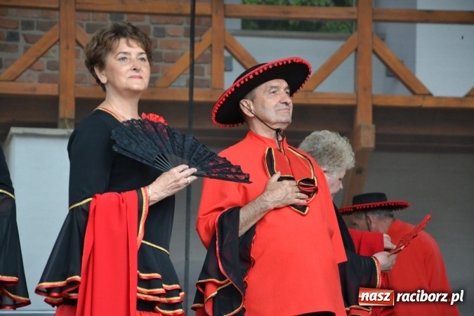 Zdjęcie w galerii na portalu naszraciborz.pl: Zjazd raciborzan na Zamku Piastowskim  wiadomości z regionu