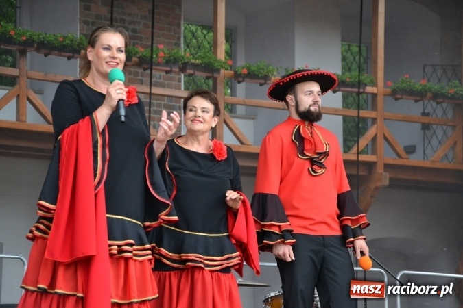 Zdjęcie w galerii na portalu naszraciborz.pl: Zjazd raciborzan na Zamku Piastowskim  wiadomości z regionu