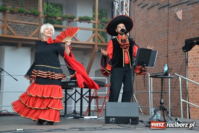 Zdjęcie w galerii na portalu naszraciborz.pl: Zjazd raciborzan na Zamku Piastowskim  wiadomości z regionu